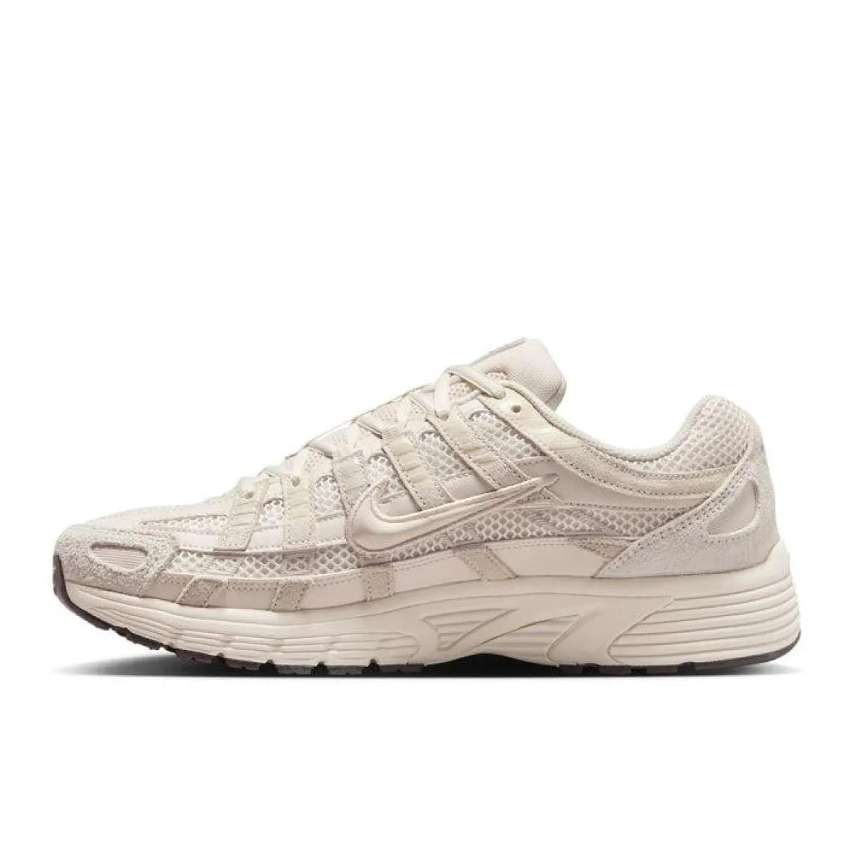 NIKE P-6000 SE PARA HOMBRE- BEIGE/NEGRO