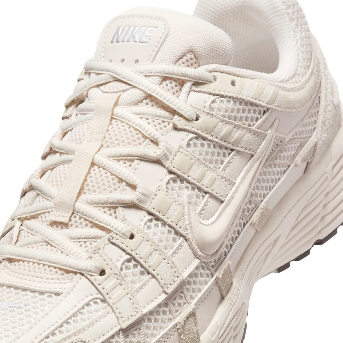 NIKE P-6000 SE PARA HOMBRE- BEIGE/NEGRO